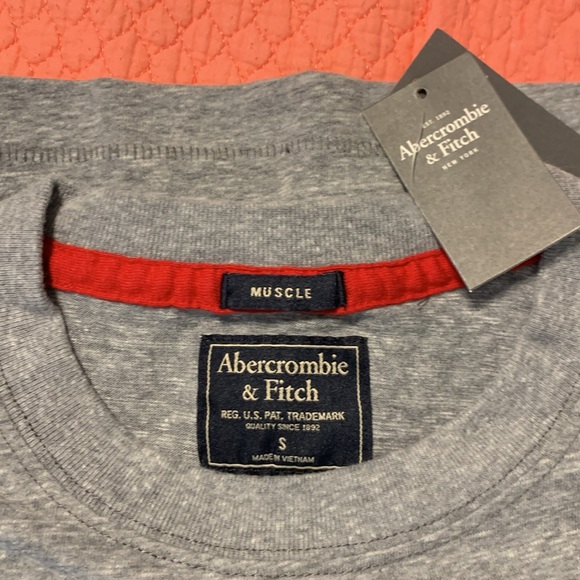 Vintage Abercrombie & Fitch Muscle Fit Embroidered Logo Tee. - Picture 8 of 9